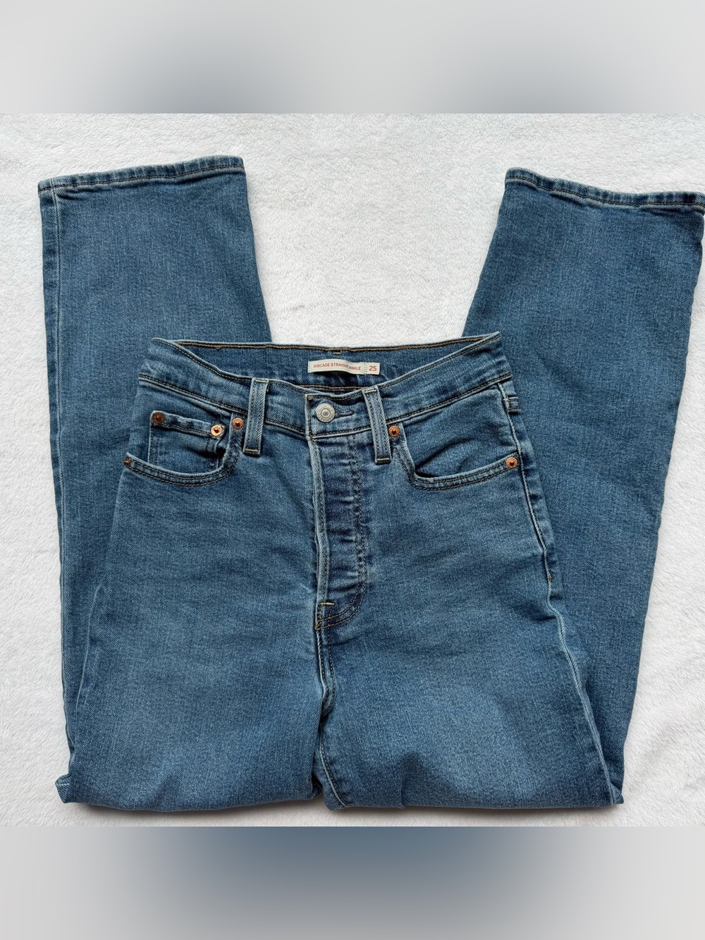 Levi’s Ribcage Straight Ankle Jeans